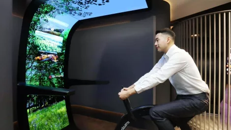 1st photo   lg display virtual ride at ces 2022