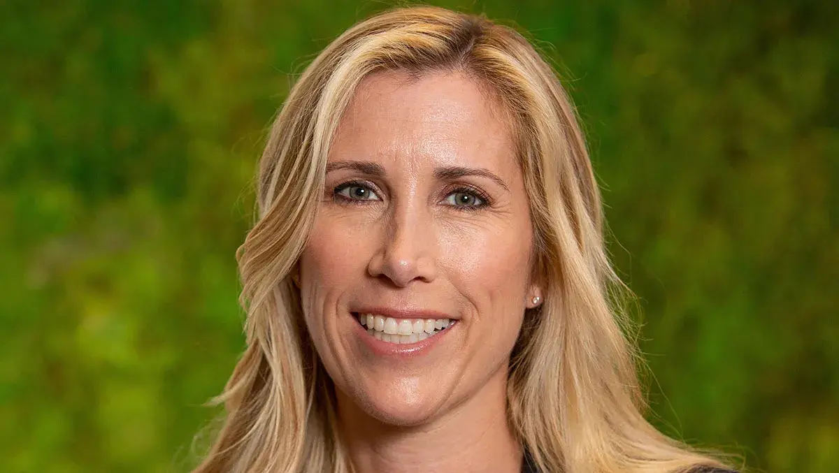 Meagen eisenberg headshot(2)