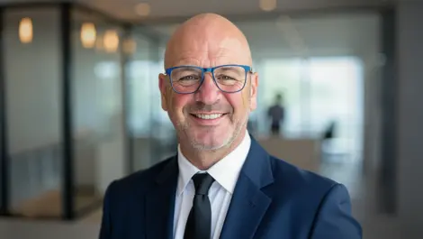 Ps paul crighton headshot photo